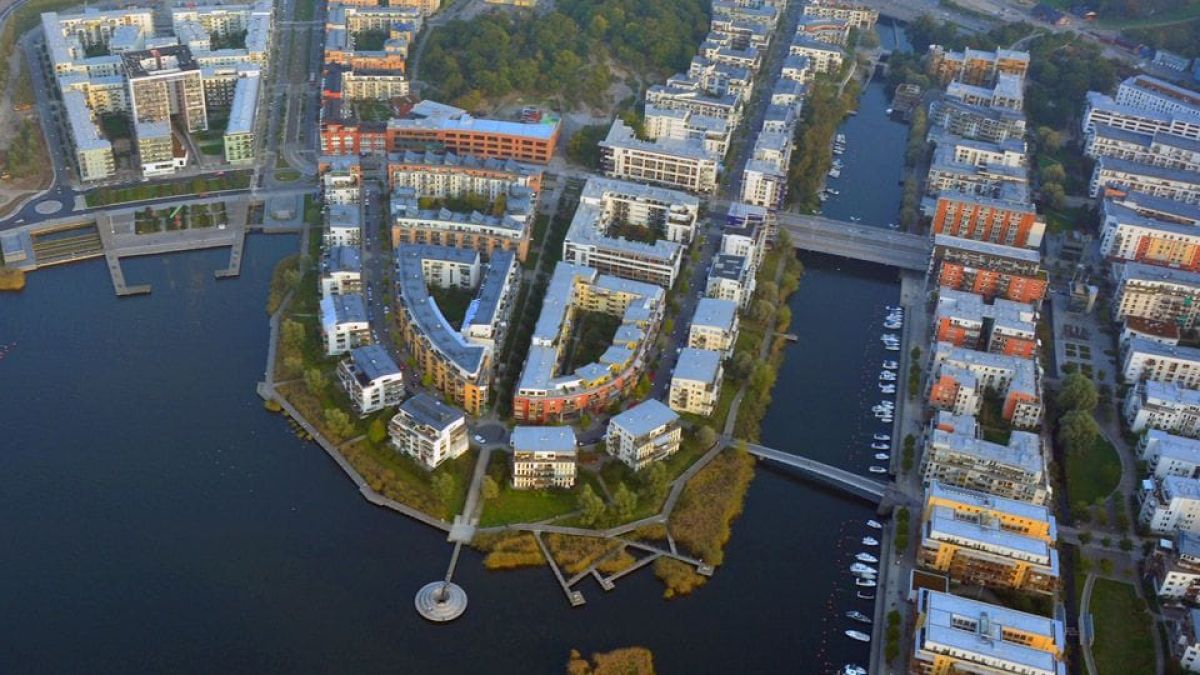 Urban planning meets creative structure